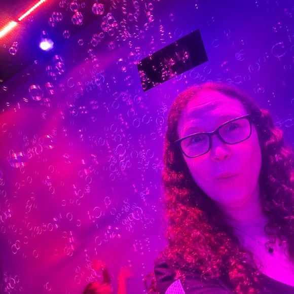 Meet your Posher, Kristen - Picture 2 of 12